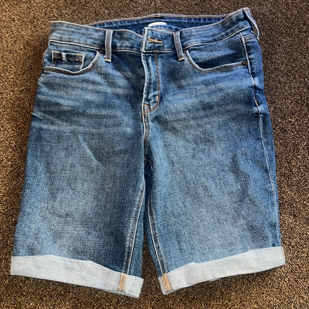 Denim short size 4 juniors.